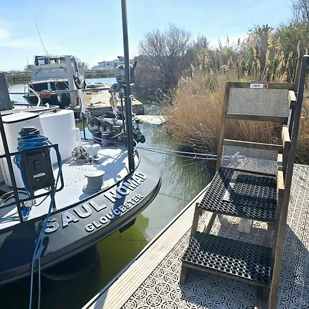 Peniche Saul Nomad Bateau-hôtel