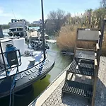 Peniche Saul Nomad Botel